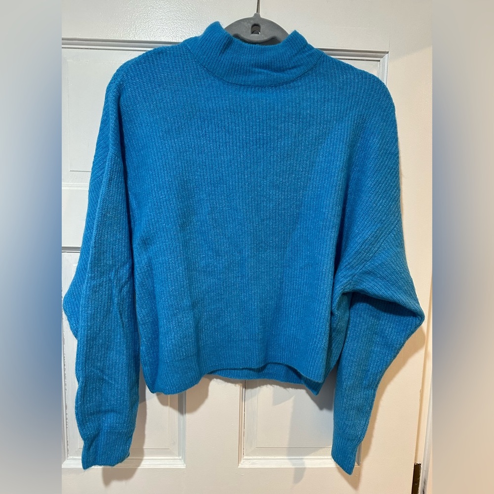 H&M blue high neck sweater with puff sleeves, never worn, size small